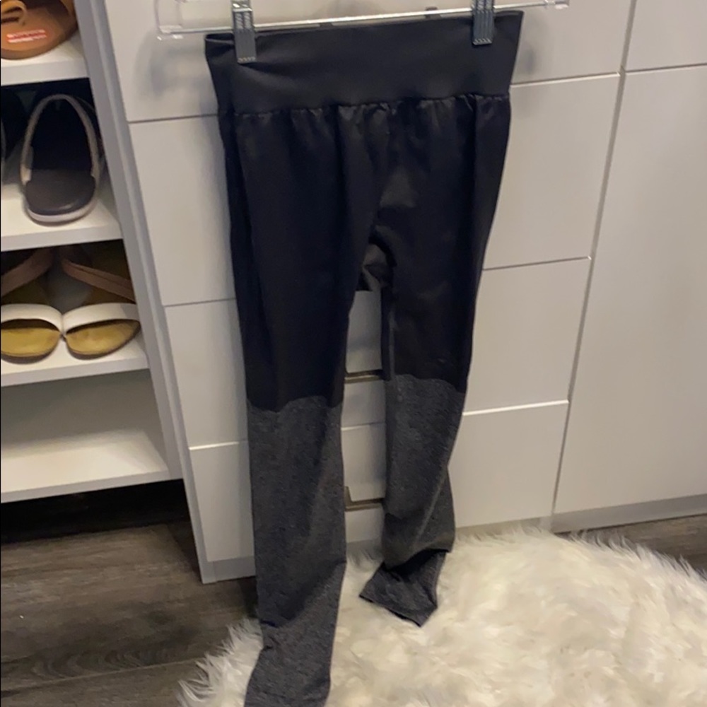 Gray two toned gymshark leggings!